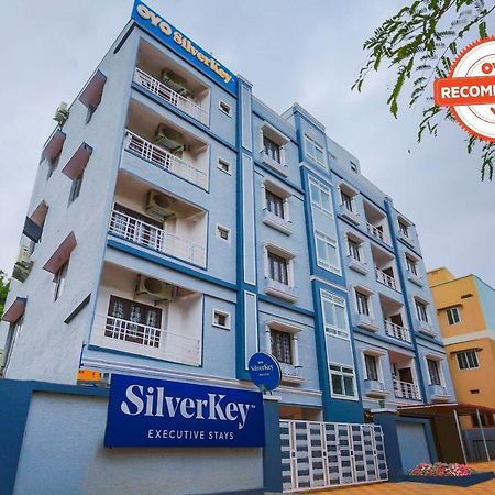 Oyo Silverkey 74581 Nallagandla Hotel Hyderabad Ngoại thất bức ảnh