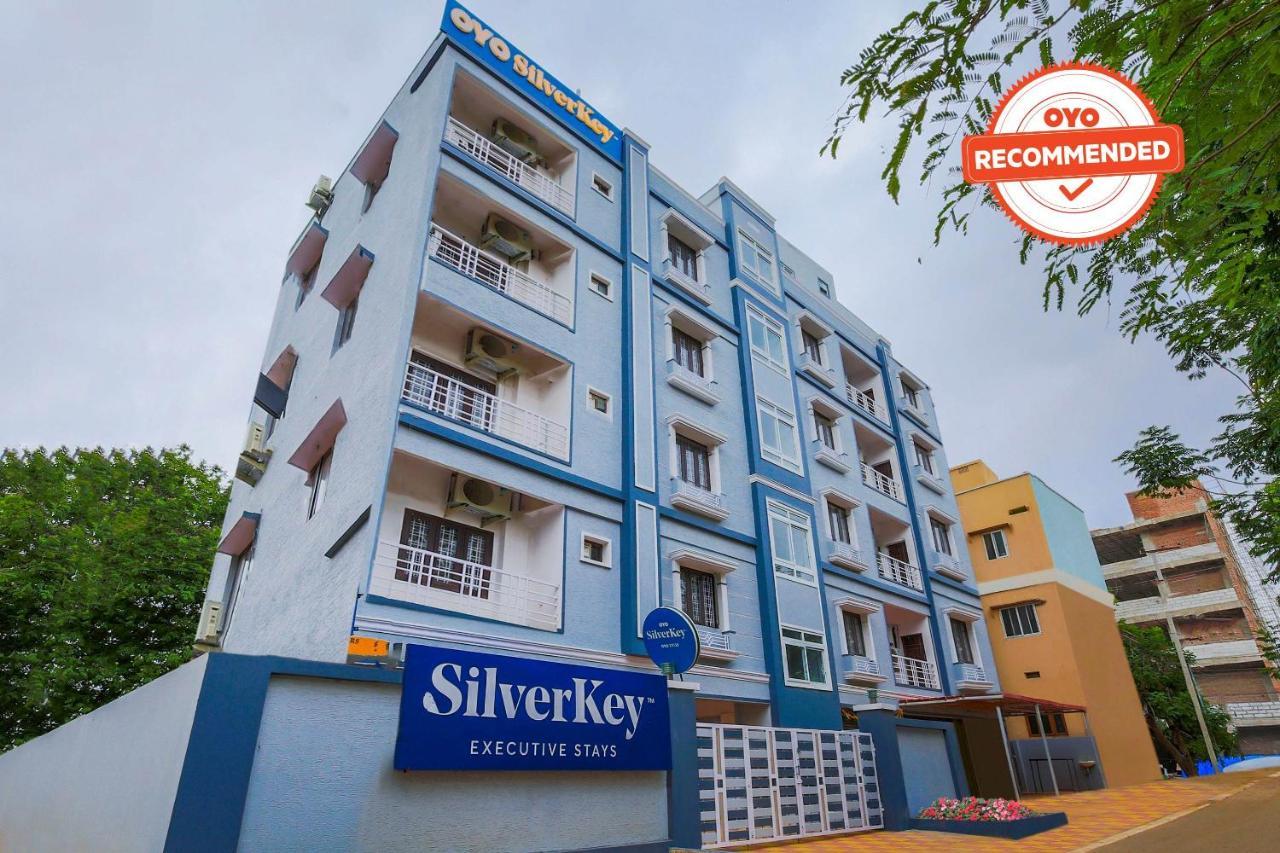 Oyo Silverkey 74581 Nallagandla Hotel Hyderabad Ngoại thất bức ảnh