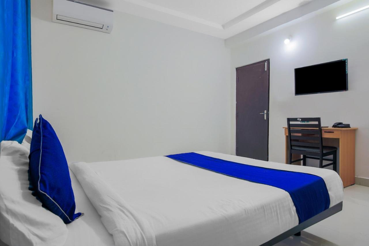 Oyo Silverkey 74581 Nallagandla Hotel Hyderabad Ngoại thất bức ảnh