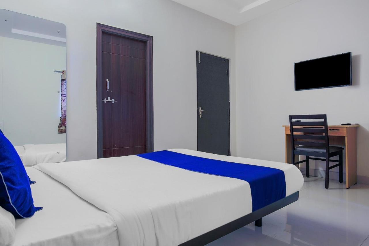 Oyo Silverkey 74581 Nallagandla Hotel Hyderabad Ngoại thất bức ảnh