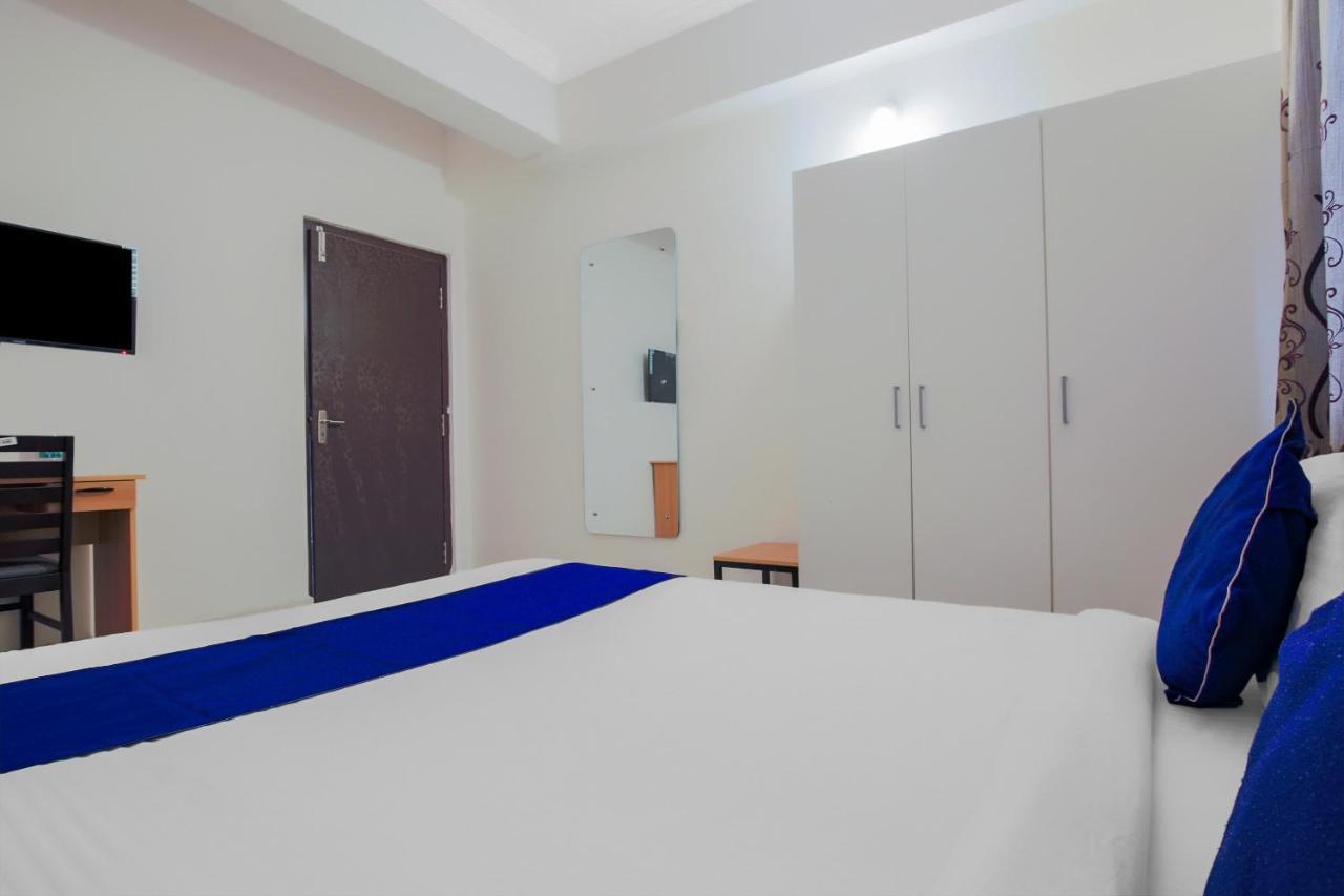Oyo Silverkey 74581 Nallagandla Hotel Hyderabad Ngoại thất bức ảnh