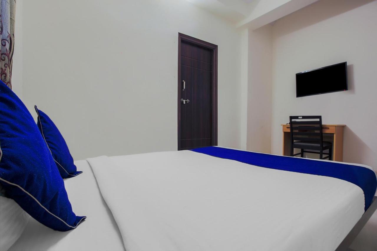 Oyo Silverkey 74581 Nallagandla Hotel Hyderabad Ngoại thất bức ảnh