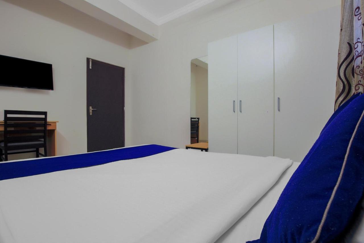Oyo Silverkey 74581 Nallagandla Hotel Hyderabad Ngoại thất bức ảnh